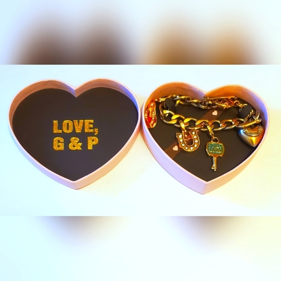 Juicy Couture Limited Edition Charm Bracelet Lot 5 Removable Charms Heart Box - Picture 2 of 14